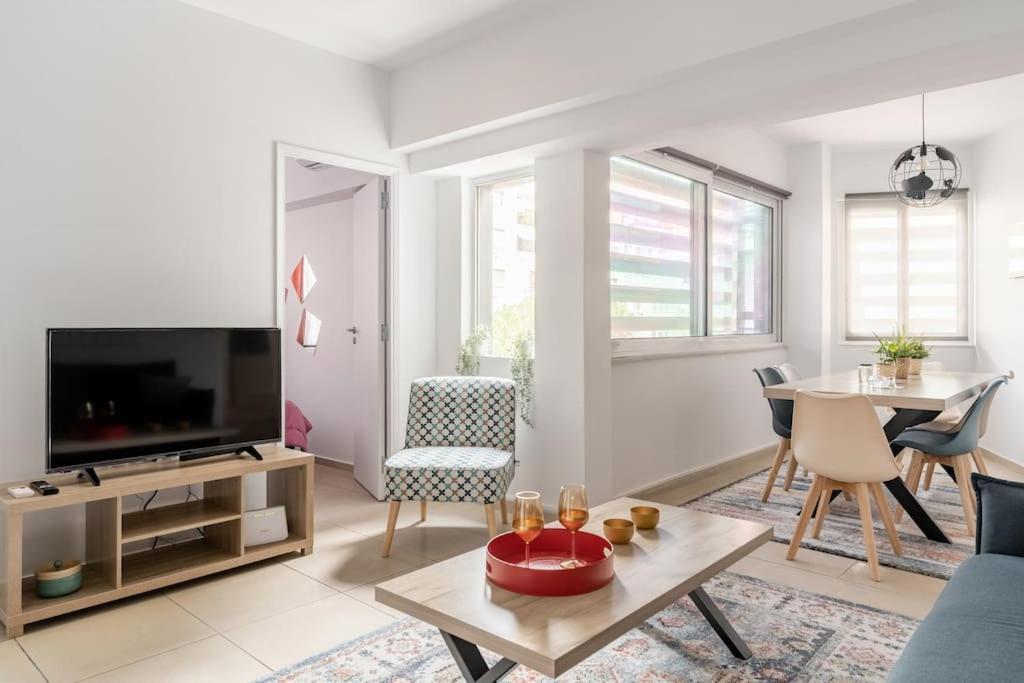 Ferienwohnung Brand New Bright Modern 6Bdr Apt-1Min To Acropolis Athen Exterior foto